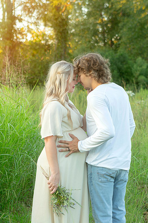 IM1_2697 Kiley Maternity ed sun side crop 4x6