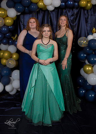 Haddie, Aurora, RileyIM1_0839  17 ed logo