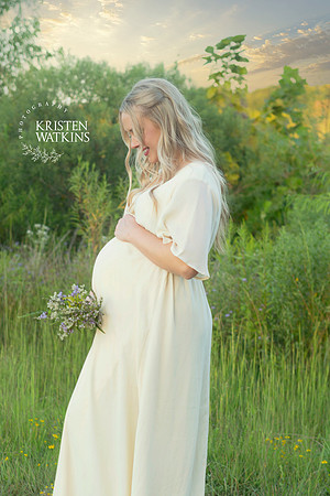 IM1_2673 Kiley Maternity ed logo